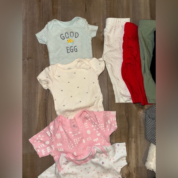 Baby Girl Clothing Bundle (Sizes NB-9 Months) - Picture 2 of 6